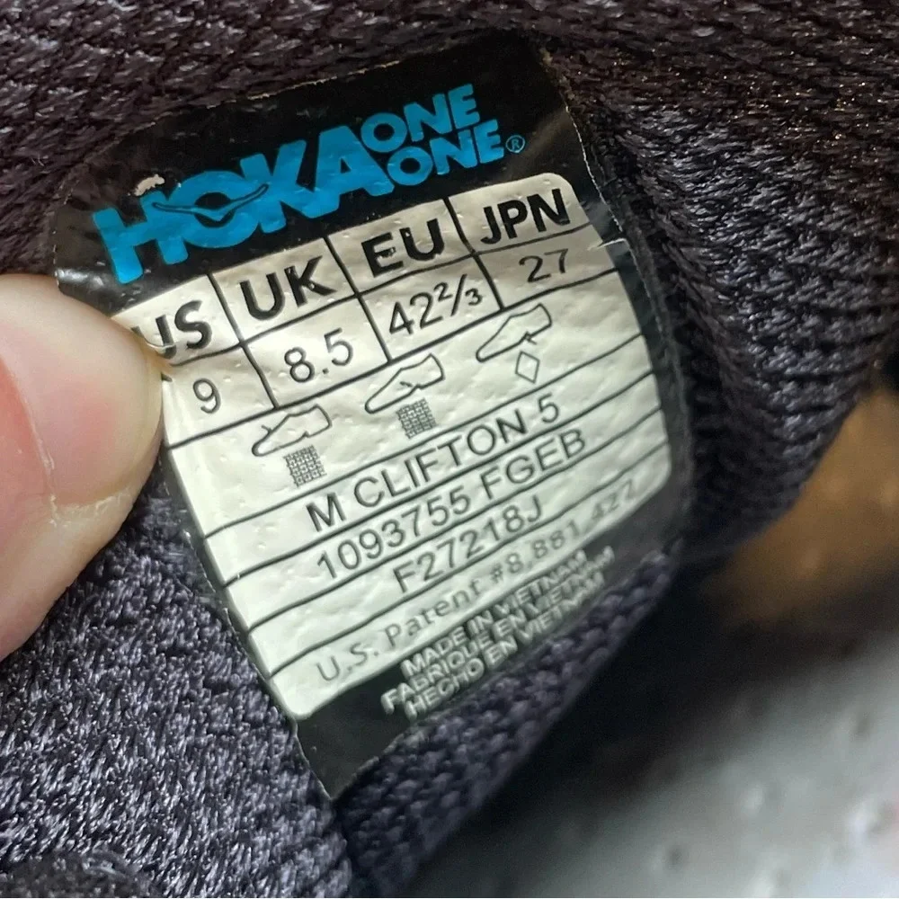 Hoka Clifton 5 in Frost Gray/Ebony Shoes Mens Size 9